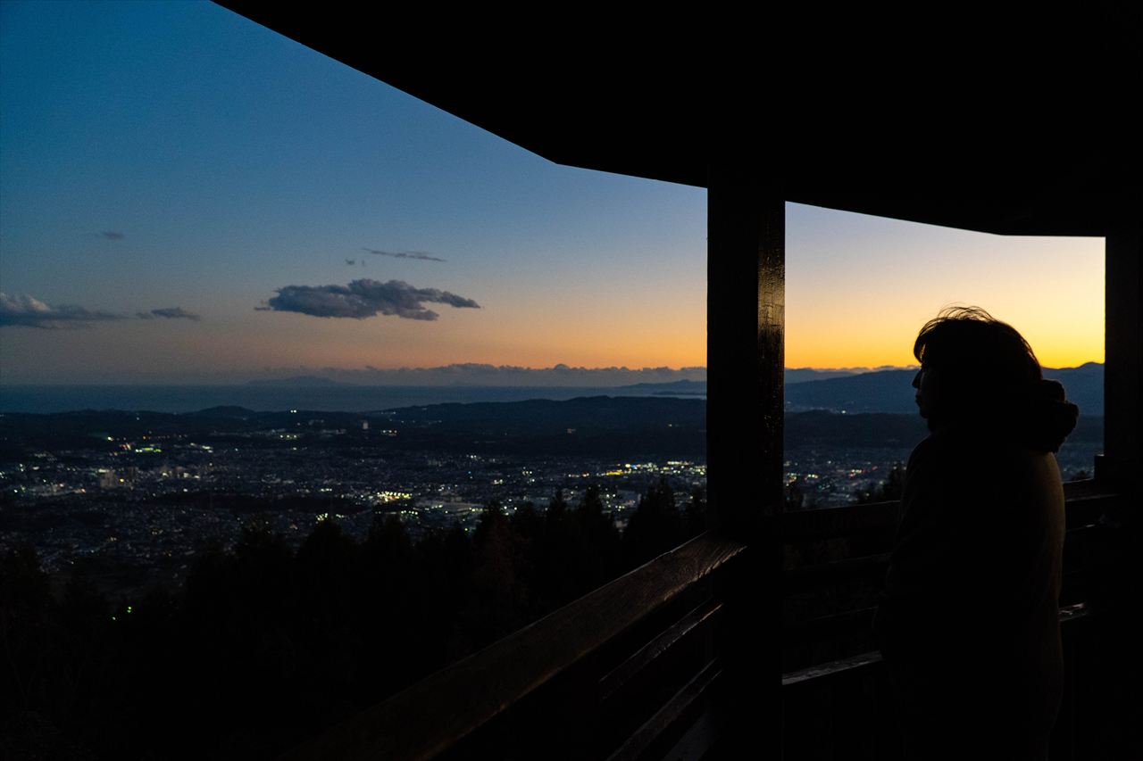 丹沢山地の恵み。秦野で水と自然、そして菜の花台の絶景夜景を楽しむ