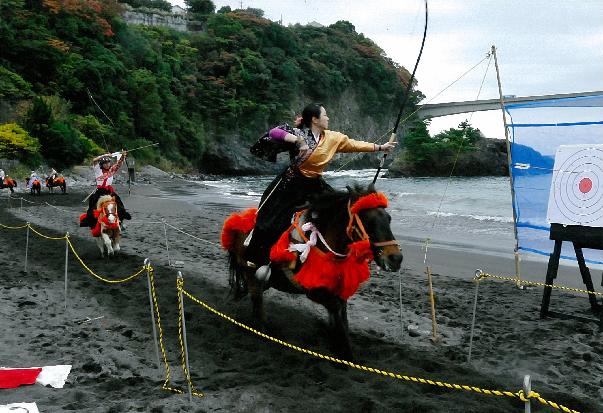 岩海岸夏祭り「流鏑馬（真鶴町岩海岸頼朝まつり）」